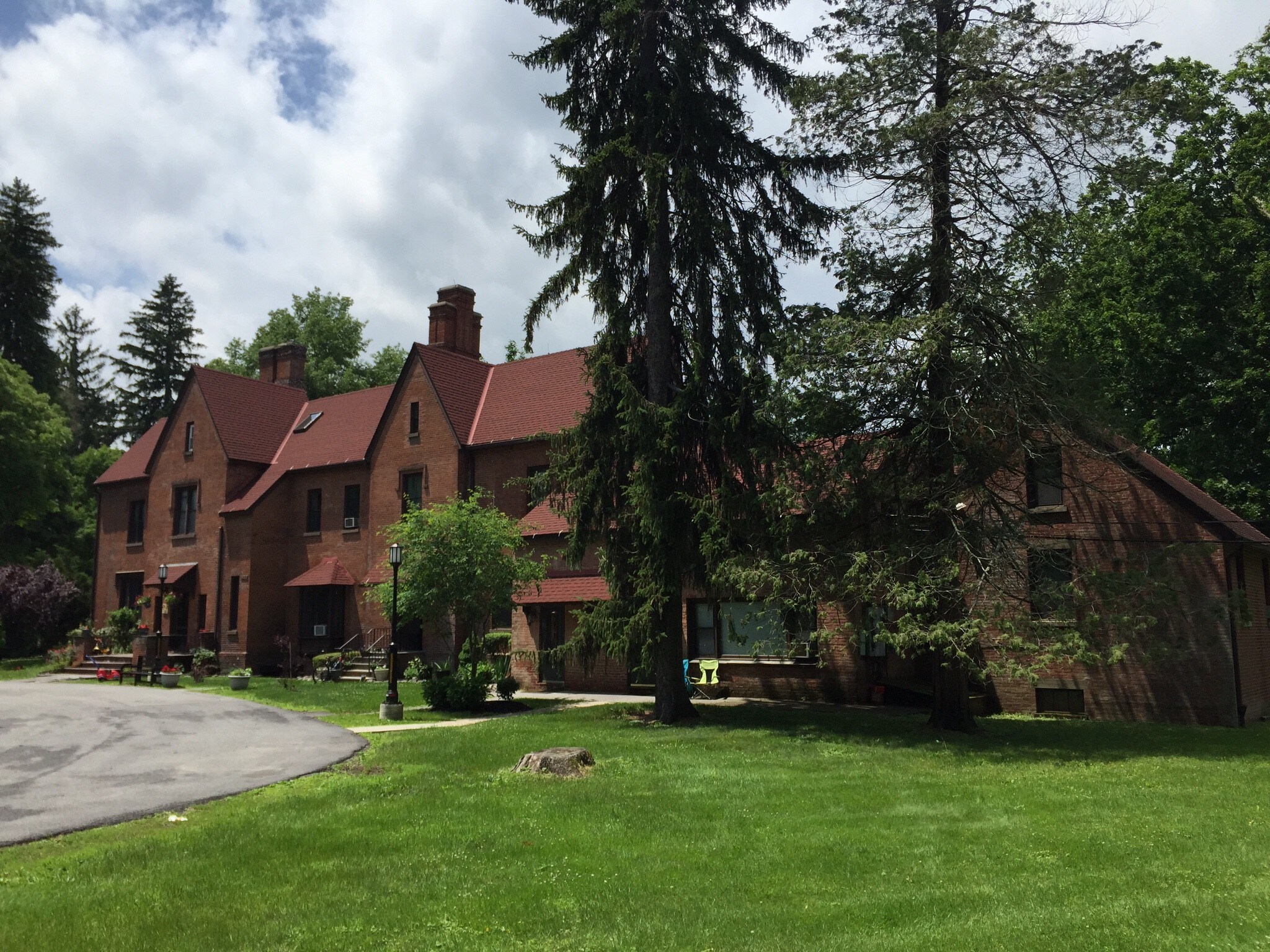 12 Clover Way, Poughkeepsie, NY for sale Primary Photo- Image 1 of 1