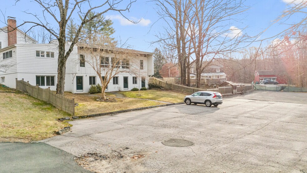 336 Westport Rd, Easton, CT for sale - Primary Photo - Image 1 of 1