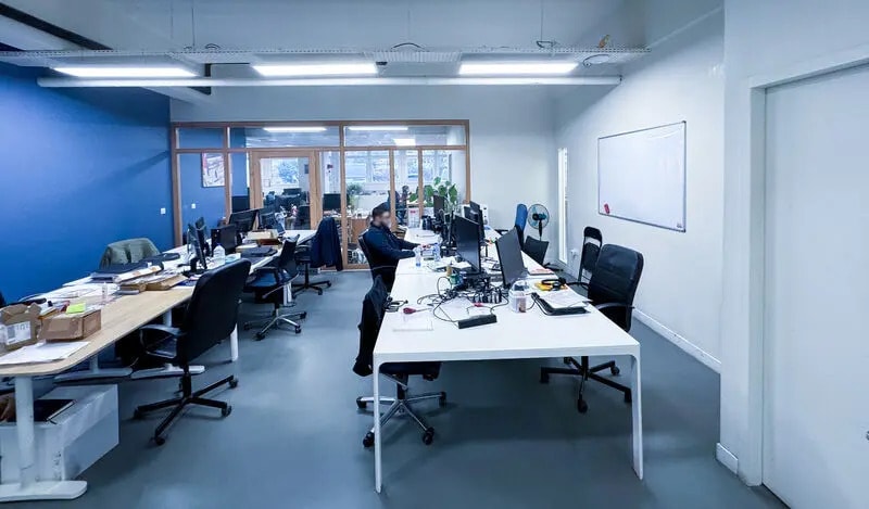 Office in Clichy for lease - Interior Photo - Image 2 of 8