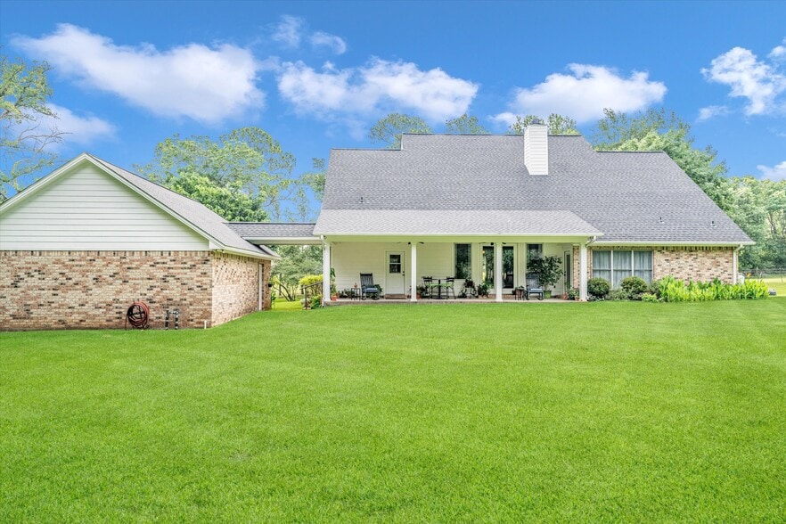 115 Tanglewood Dr, Huntsville, TX for sale - Building Photo - Image 3 of 41