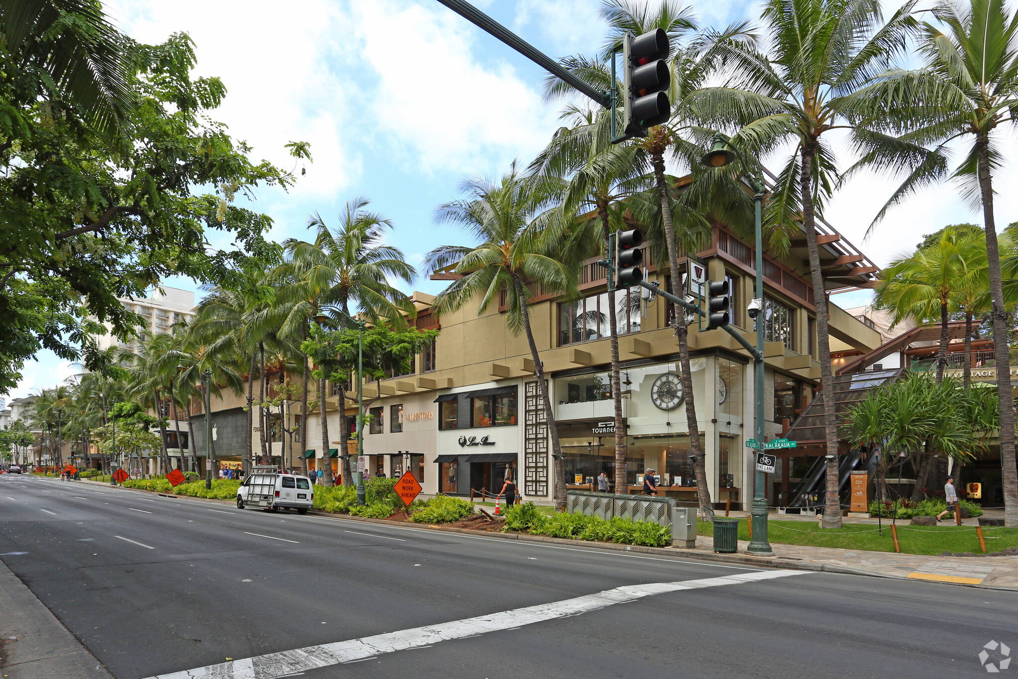 2201 Kalakaua Ave, Honolulu, HI 96815 | LoopNet.com