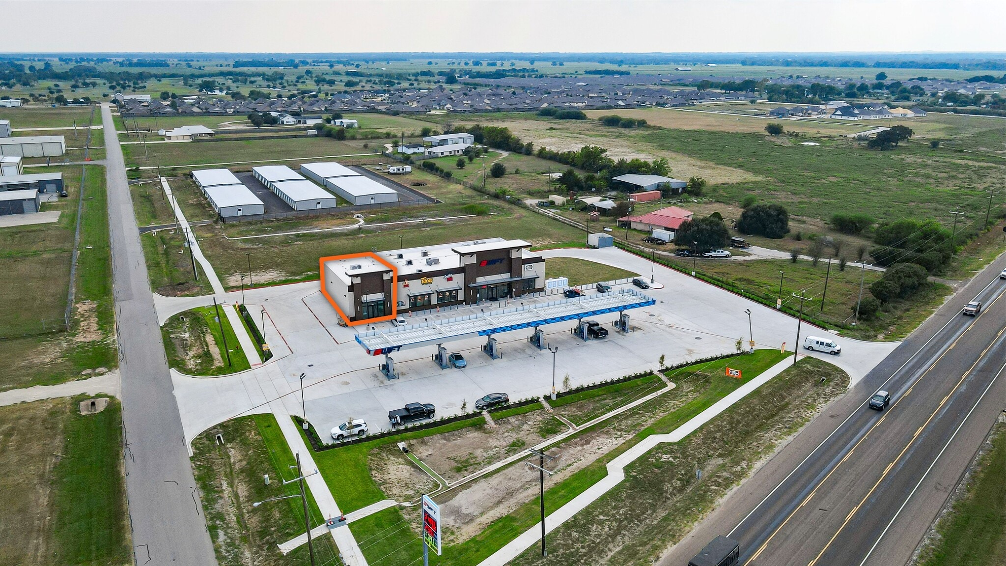 2643 TX-105, Navasota, TX for sale Primary Photo- Image 1 of 1