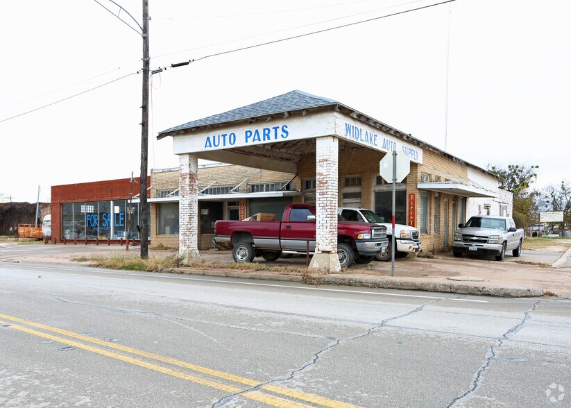 214 W Wise St, Bowie, TX for sale - Primary Photo - Image 1 of 1