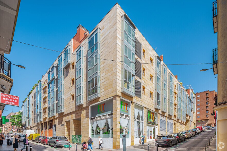 Multifamily in Madrid, Madrid for sale - Primary Photo - Image 1 of 2