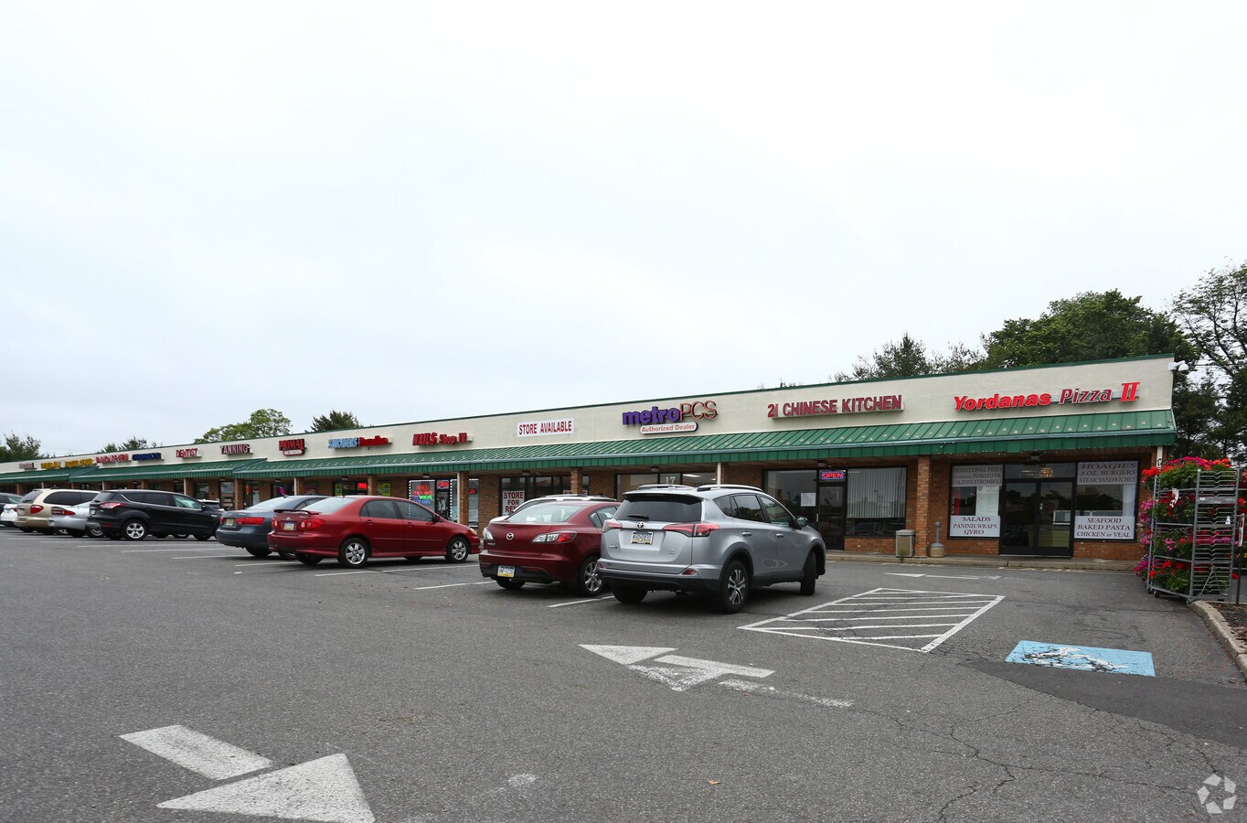 636 Lincoln Hwy, Fairless Hills, PA 19030