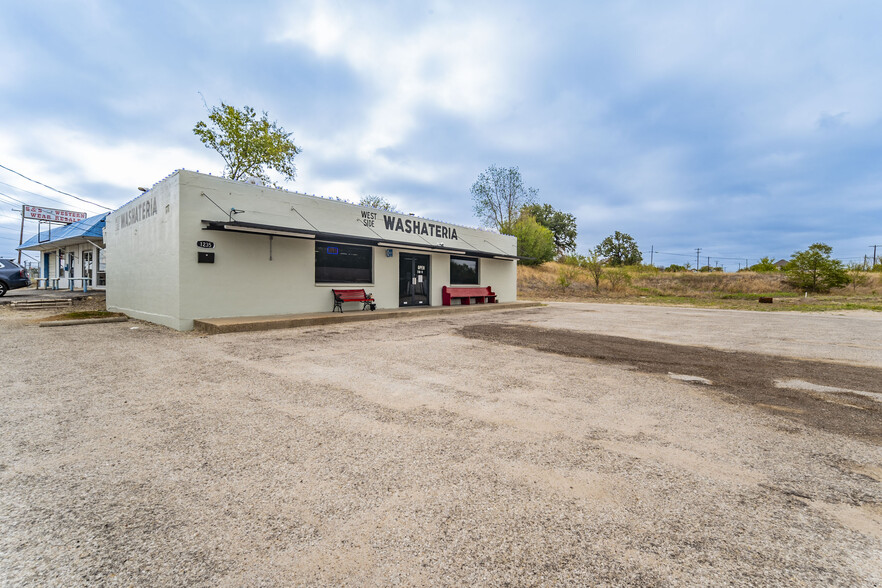 1235 Mineral Wells Hwy, Weatherford, TX for sale - Building Photo - Image 2 of 21