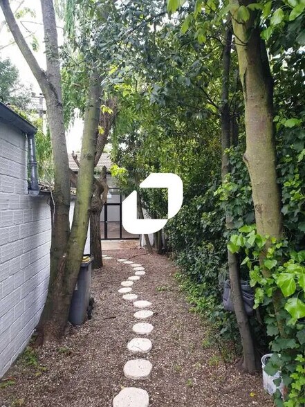 Office in Ivry-sur-Seine for lease - Building Photo - Image 2 of 14