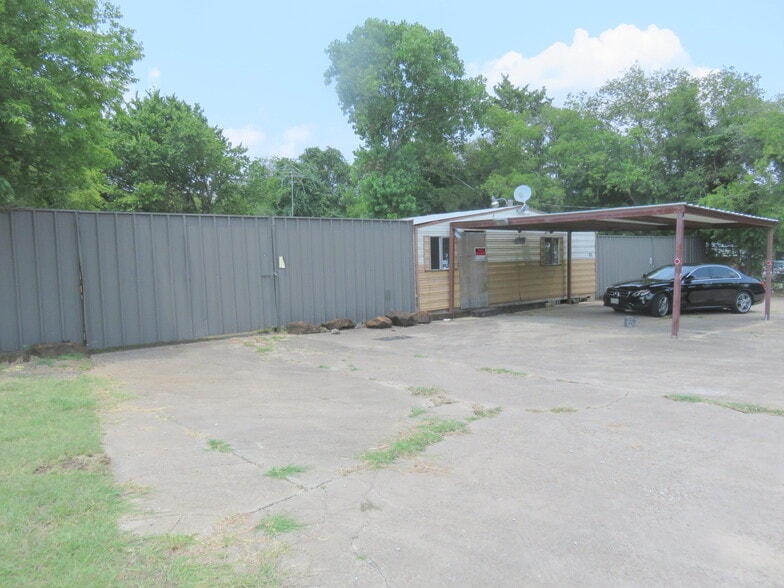 925 Willacy Cir, Cedar Hill, TX for sale - Building Photo - Image 2 of 4