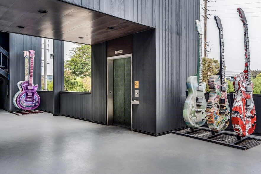 2800 W Olympic Blvd, Santa Monica, CA for lease - Building Photo - Image 3 of 24