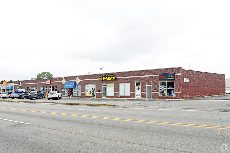 32024 Utica Rd, Fraser, MI for lease - Building Photo - Image 1 of 6