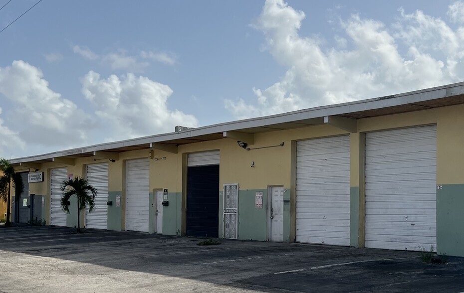 704-718 NW 6th Ave, Fort Lauderdale, FL for lease - Building Photo - Image 1 of 1