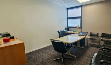 Office in Le Coudray for lease Interior Photo- Image 2 of 5