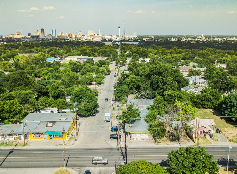 600 S Zarzamora St, San Antonio, TX, 78207 Convenience Store Property For Sale