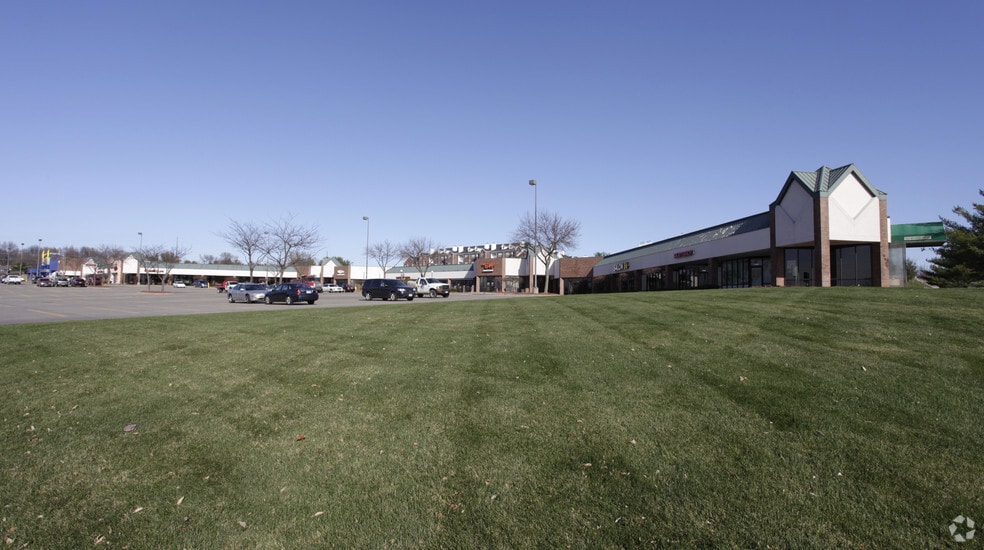 86th St, Urbandale, IA for lease - Building Photo - Image 2 of 20