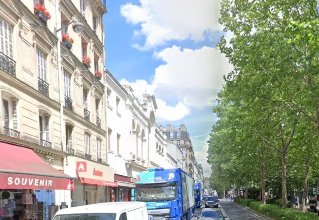 Retail in Paris for lease Building Photo- Image 1 of 6