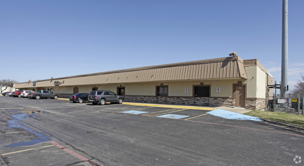 500-524 E Avenue K, Grand Prairie, TX for lease - Building Photo - Image 1 of 2