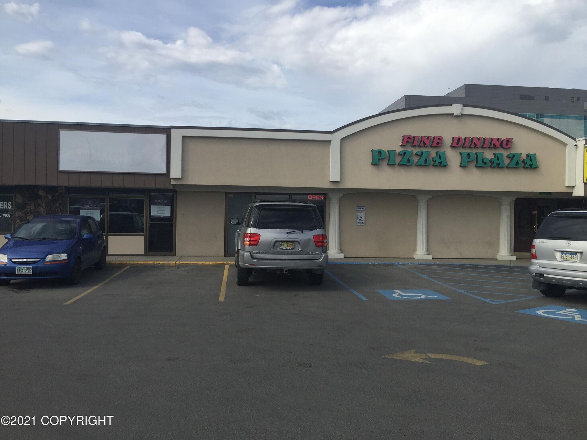 601 E Northern Lights Blvd, Anchorage, AK for lease Primary Photo- Image 1 of 8