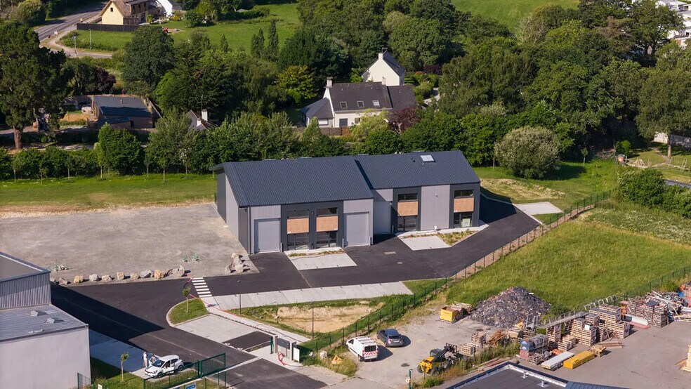 Retail in Saint-Molf for sale - Aerial - Image 2 of 6