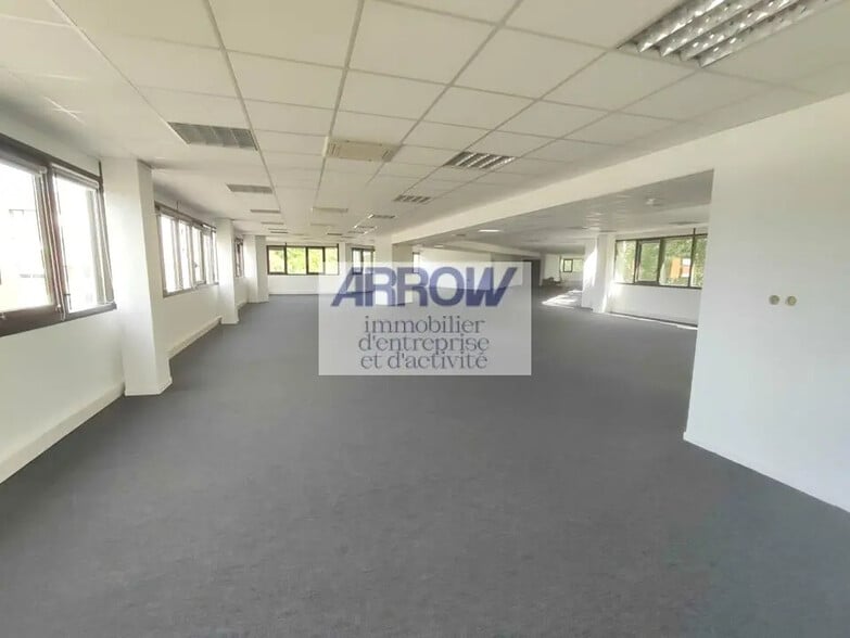 Office in Nantes for lease - Building Photo - Image 2 of 6