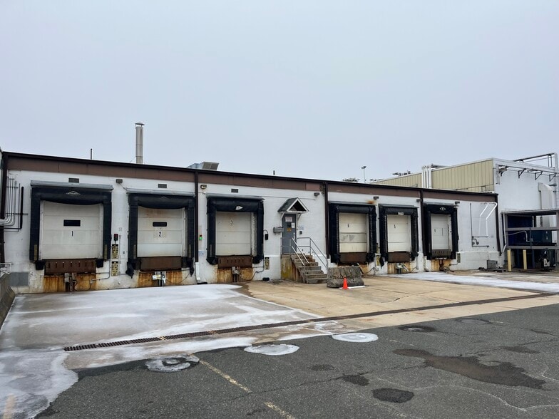 4591 Colebrook Ave, Emmaus, PA for lease - Building Photo - Image 3 of 5