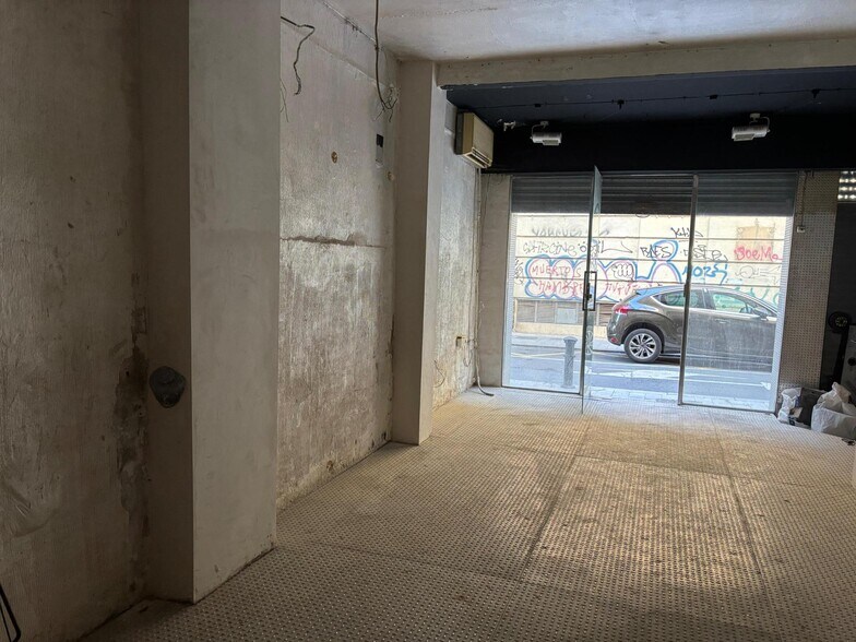 Retail in Alicante for sale - Building Photo - Image 2 of 8