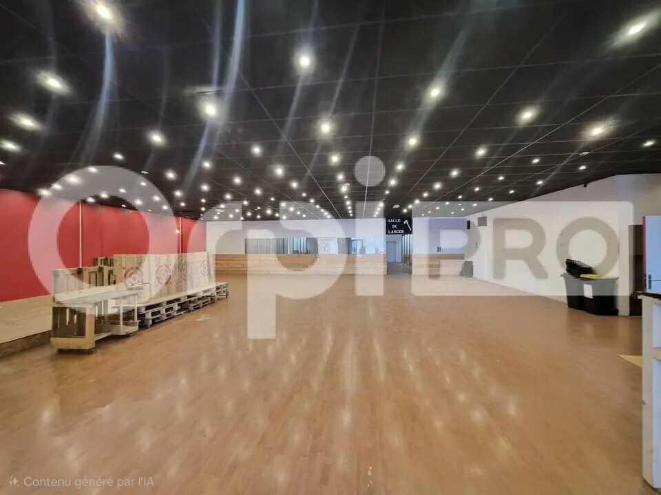 Retail in Tinqueux for lease Interior Photo- Image 1 of 5