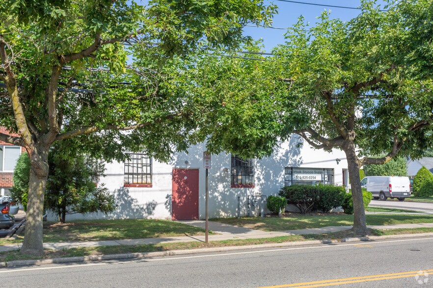 90 Horton Ave, Lynbrook, NY for sale - Primary Photo - Image 1 of 1
