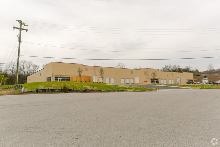 400 Oak Bluff Ln, Goodlettsville, TN for lease - Building Photo - Image 3 of 5