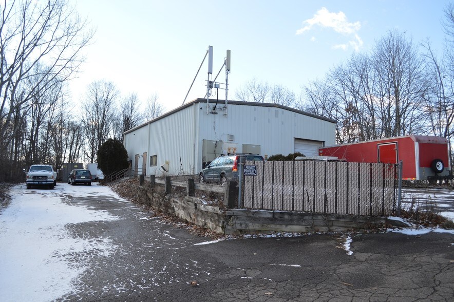 2378 Berlin Tpke, Berlin, CT for sale - Primary Photo - Image 1 of 1