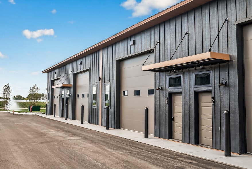 7040 Kaeding Ln NE, Albertville, MN for sale - Building Photo - Image 2 of 52