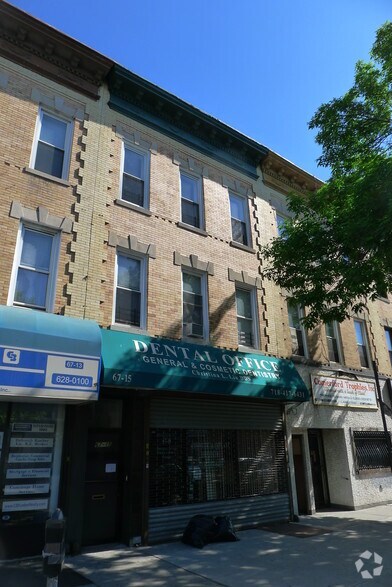 67-15 Myrtle Ave, Glendale, NY for sale - Primary Photo - Image 1 of 1