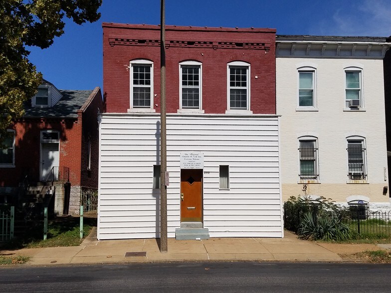 2717 Chippewa St, Saint Louis, MO 63118