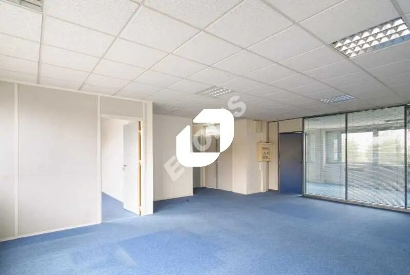 Flex in Mitry-Mory for lease - Interior Photo - Image 3 of 14