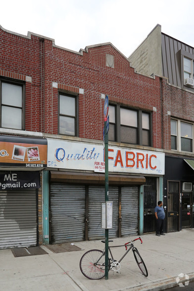 582 Grand St, Brooklyn, NY for sale - Primary Photo - Image 1 of 1