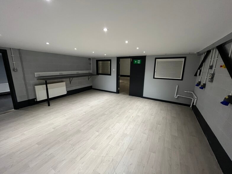 Birmingham Rd, Stratford Upon Avon for lease - Building Photo - Image 3 of 10