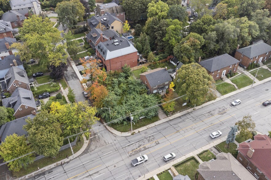 49-59 Lawrence Ave E, Toronto, ON for sale - Primary Photo - Image 1 of 6