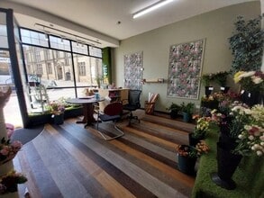 4-6 Robin Ln, Pudsey for lease Interior Photo- Image 1 of 4