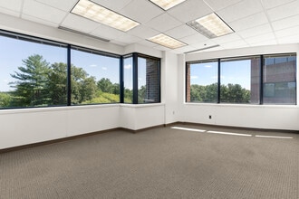 3050 Chain Bridge Rd, Fairfax, VA for lease Interior Photo- Image 1 of 5