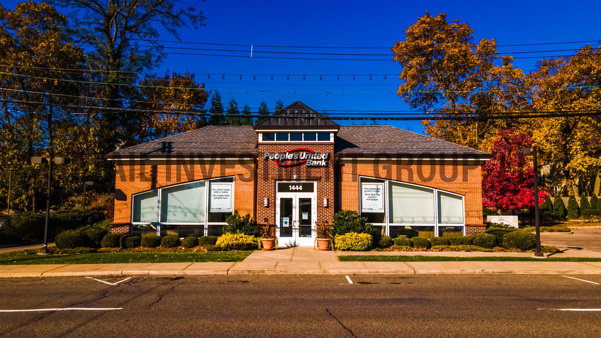 1444 E Boston Post Rd, Mamaroneck, NY 10543 People's United Bank