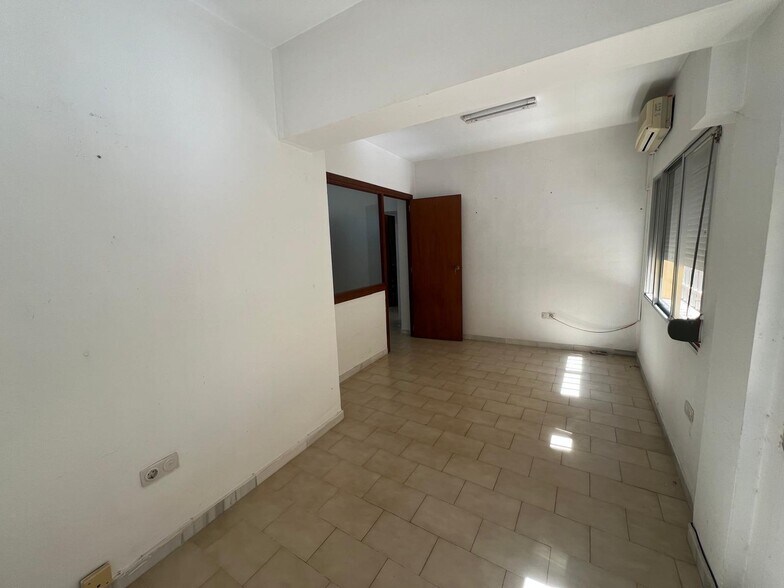 Office in Cáceres, Cáceres for sale - Building Photo - Image 1 of 7