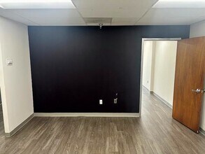 2219 York Rd, Timonium, MD for lease Interior Photo- Image 2 of 14