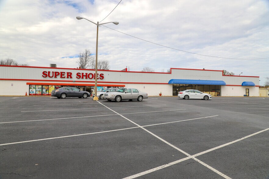 1104 Greenville Ave, Staunton, VA for lease - Building Photo - Image 3 of 36