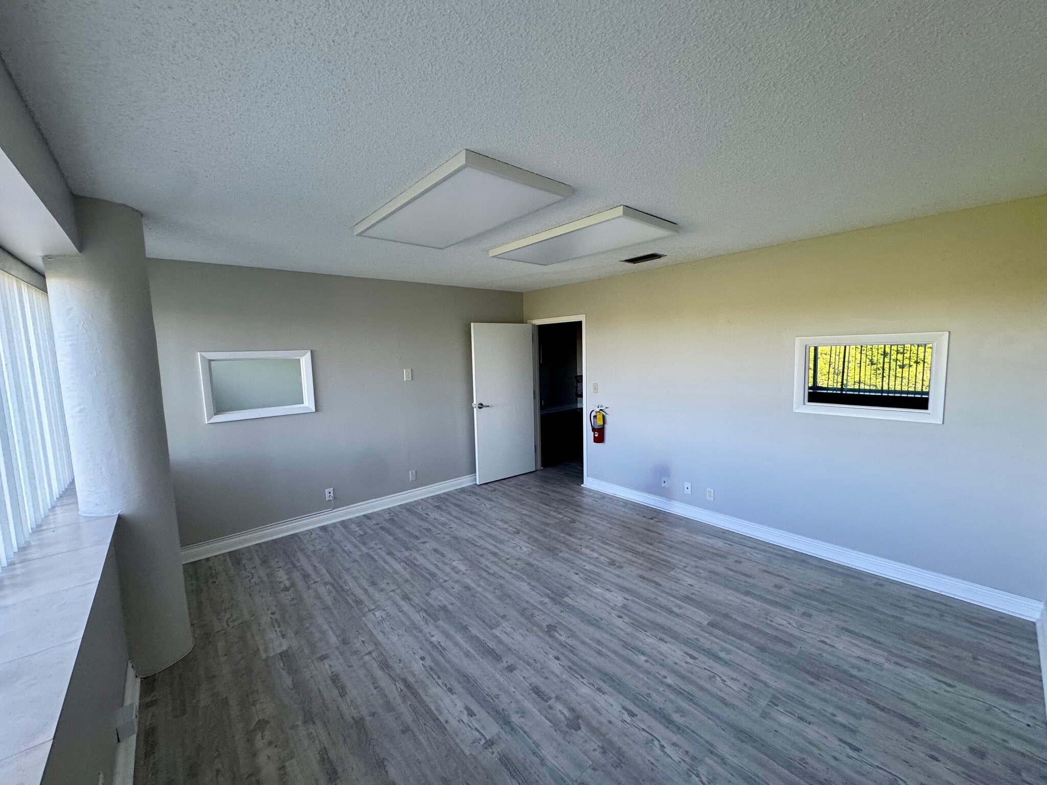 5701 NW 88th Ave, Tamarac, FL for lease Interior Photo- Image 1 of 11