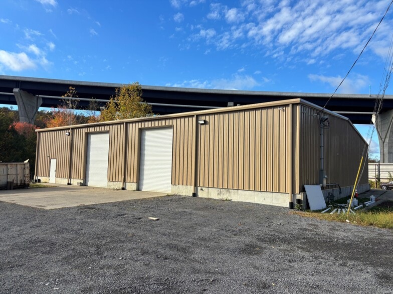 8419 Noblestown Rd, Mc Donald, PA for lease - Building Photo - Image 1 of 6