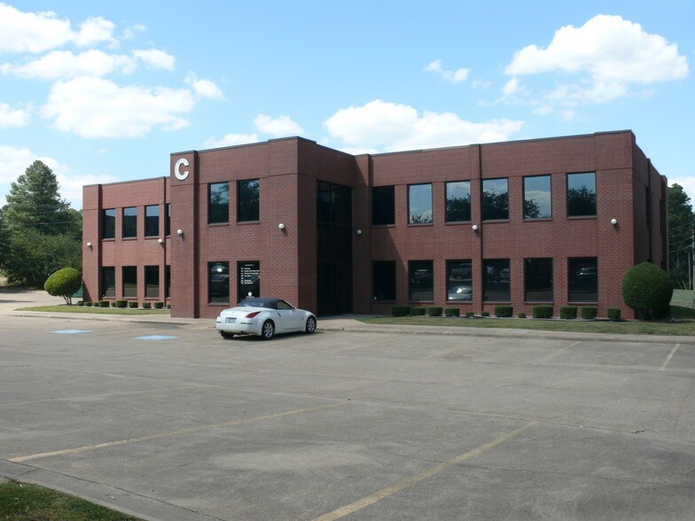 911 N Bishop Rd, Wake Village, TX for sale - Building Photo - Image 1 of 1