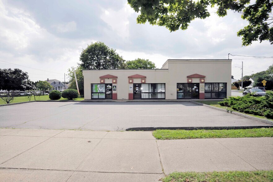 381385 Rockdale Ave, New Bedford, MA 02740