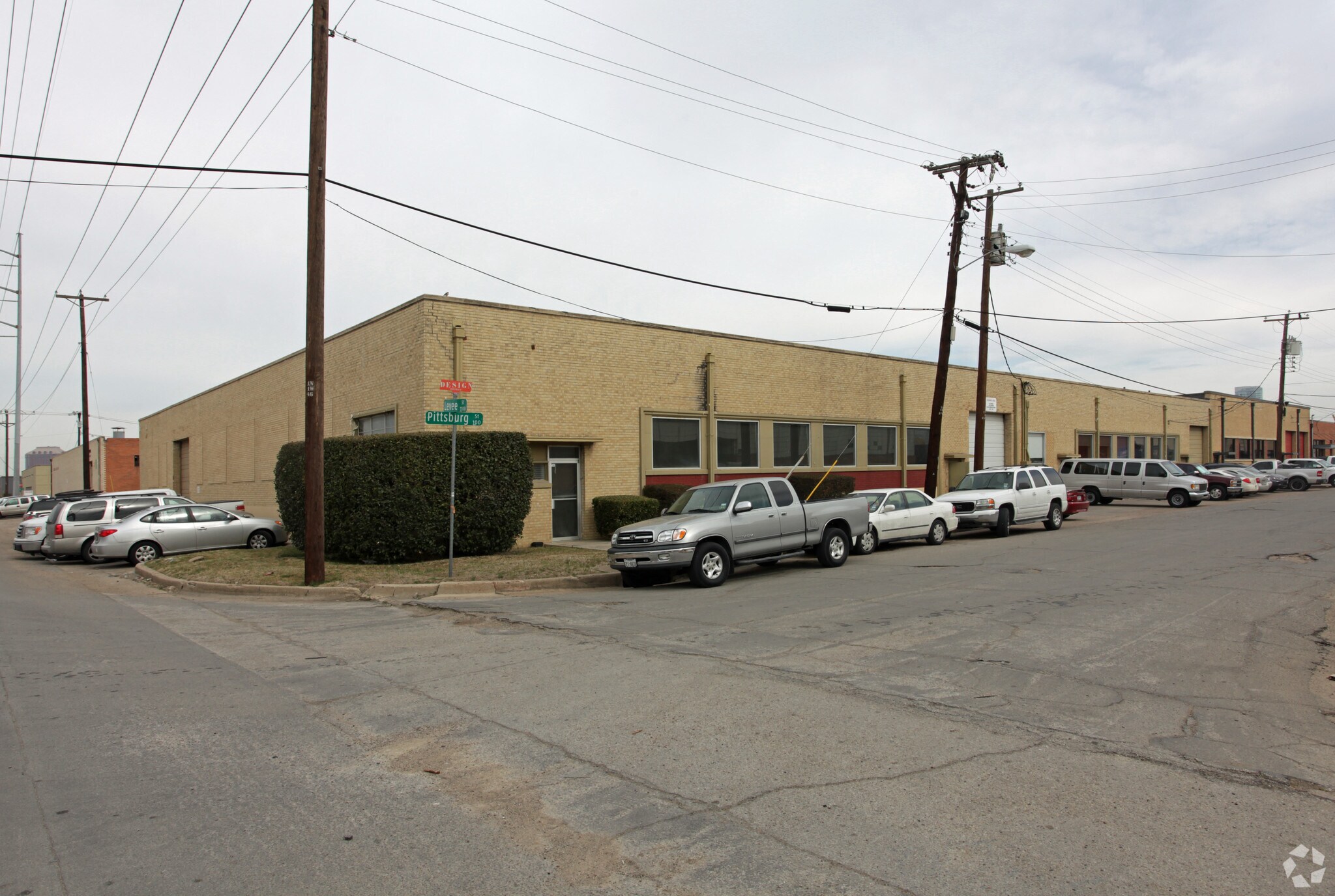 107 Pittsburg St, Dallas, TX for sale Primary Photo- Image 1 of 1