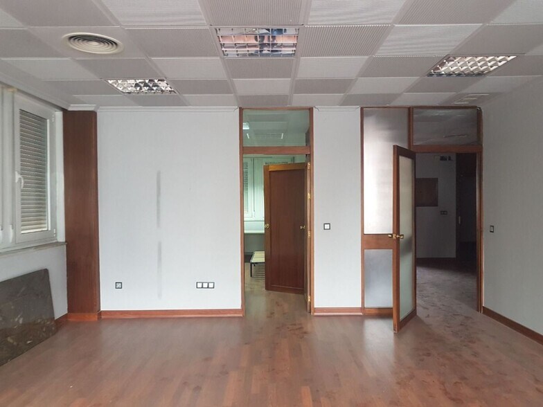 Office in SEVILLA for lease - Building Photo - Image 3 of 10