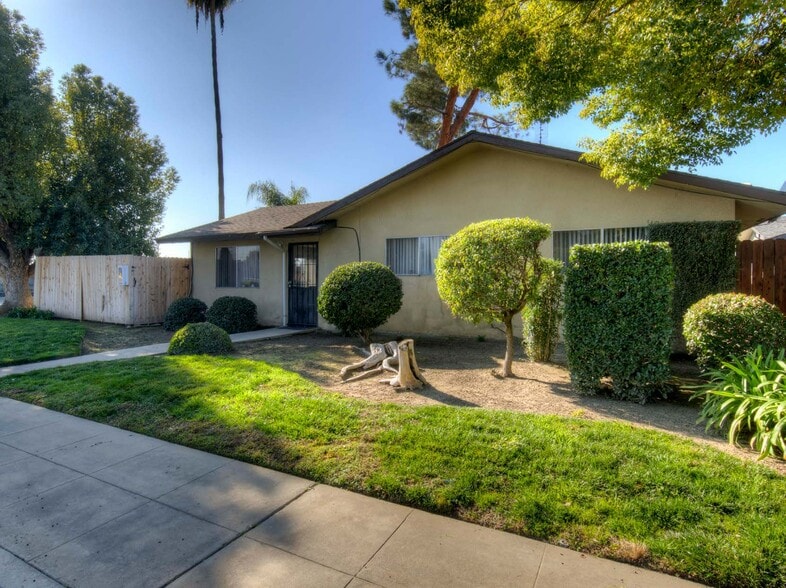 1136 Sylmar Ave, Clovis, CA for sale - Primary Photo - Image 3 of 8