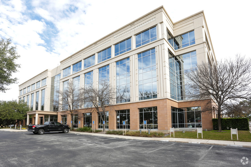 800 E Sonterra Blvd, San Antonio, TX for lease - Building Photo - Image 1 of 5